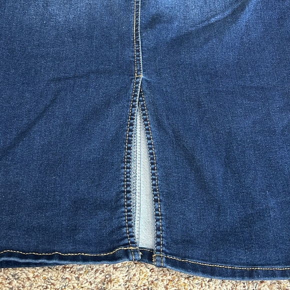 Denim skirt size 4 - Picture 5 of 6